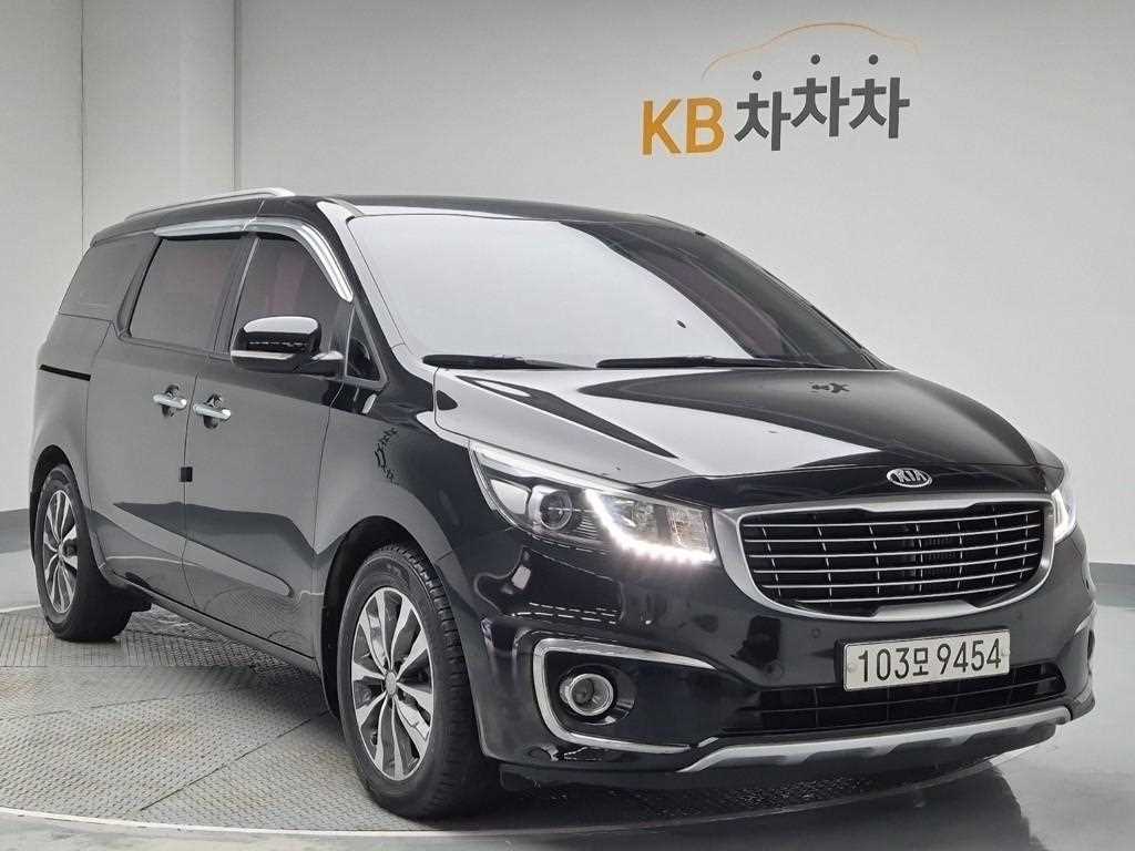 KIA Carnival - Vista 4