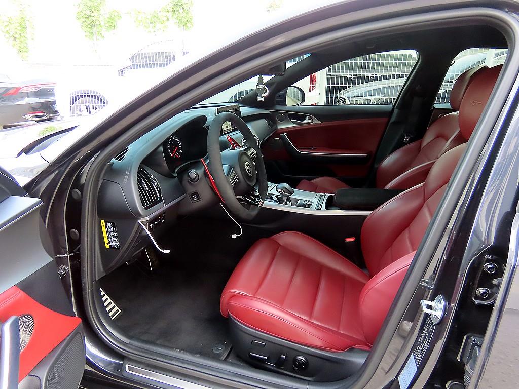 KIA Stinger - Vista 5