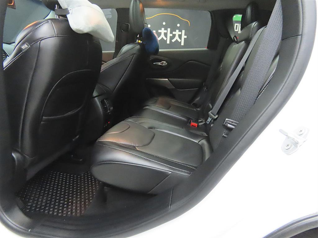 Jeep Cherokee - Vista 6