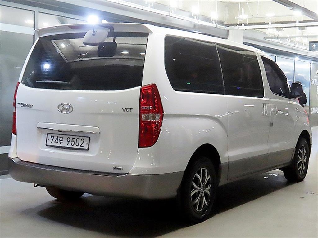 HYUNDAI Starex - Vista 4