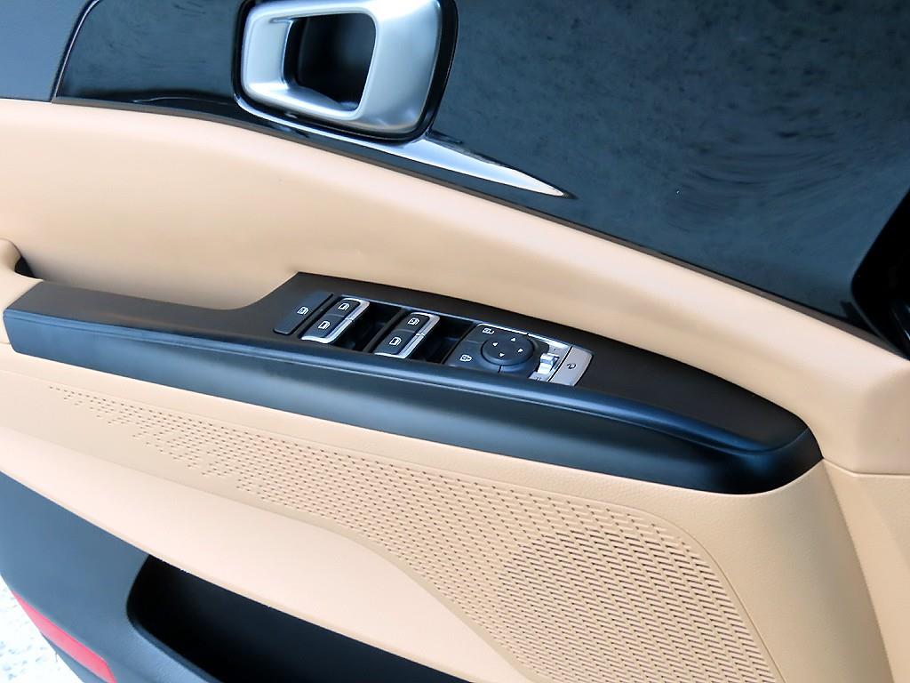 KIA Carnival - Vista 12