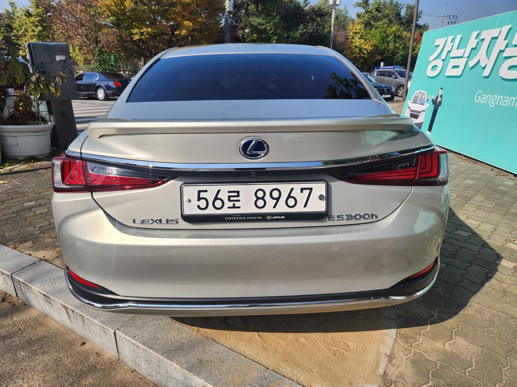 Lexus ES - Vista 4