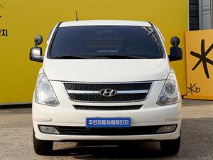 HYUNDAI Starex - Vista 2