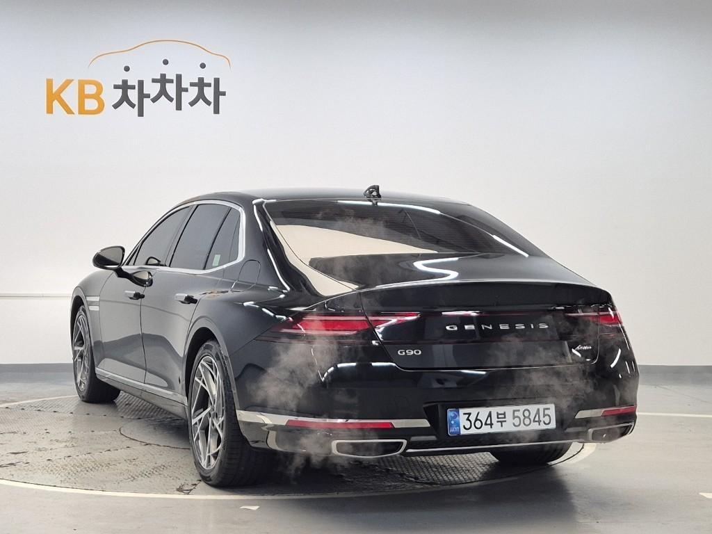 Genesis G90 - Vista 4