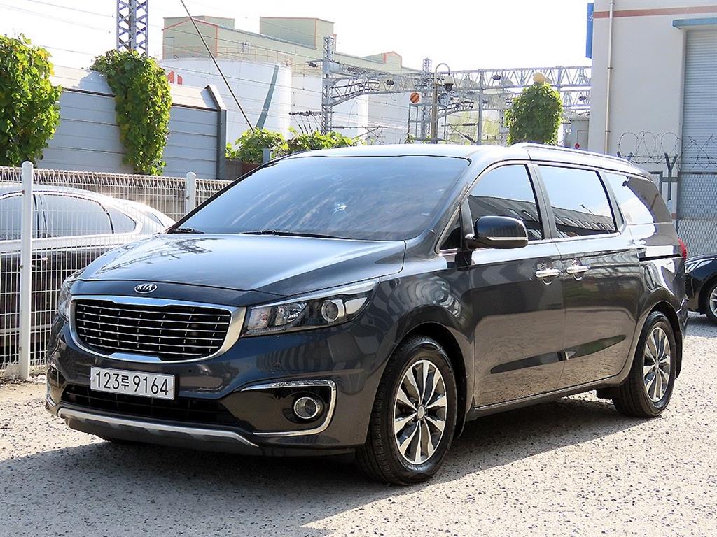 KIA Carnival - Vista 2