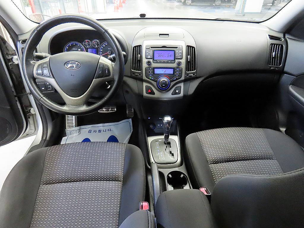 HYUNDAI i30 - Vista 10