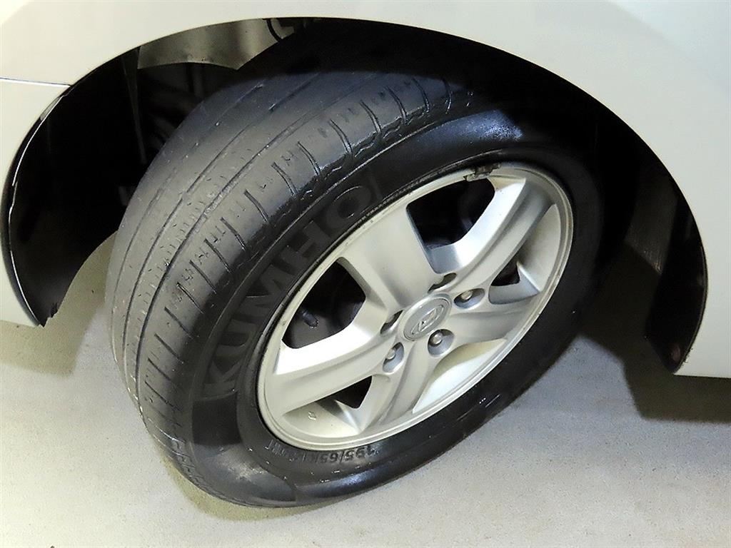 HYUNDAI i30 2010 Plateado - Importación desde Corea - HF Imports Iquique - Foto 17