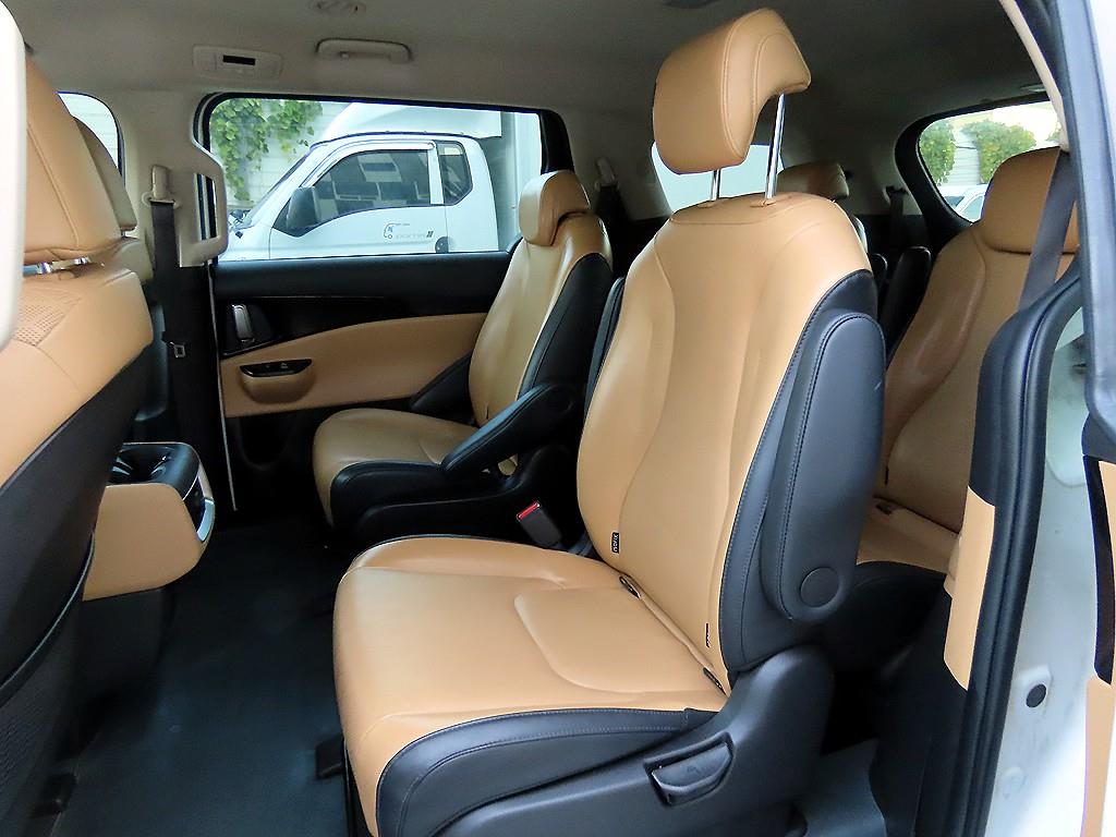 KIA Carnival - Vista 6