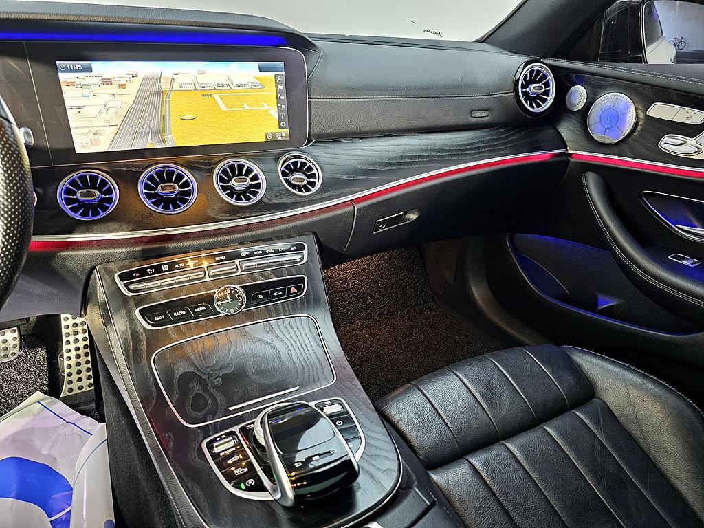 Mercedes Benz E class - Vista 10