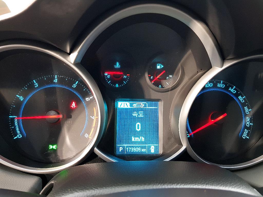 Chevrolet Cruise - Vista 7