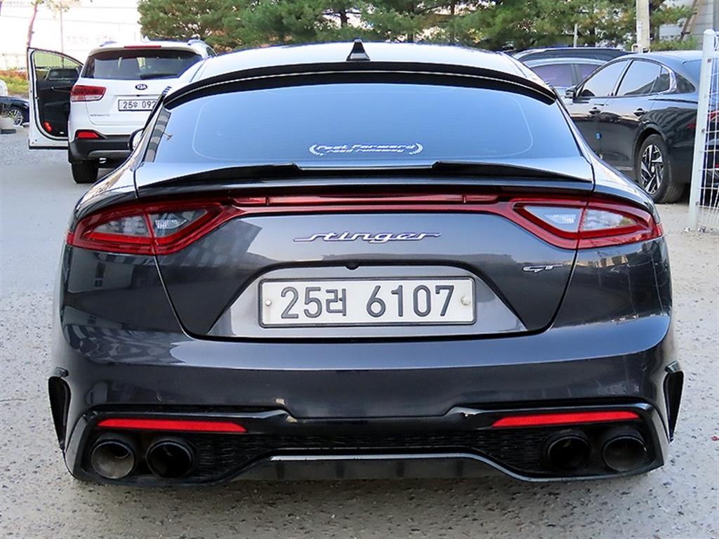 KIA Stinger - Vista 4