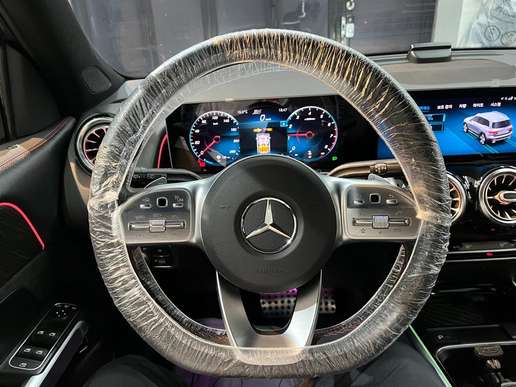 Mercedes Benz GLB Class - Vista 9