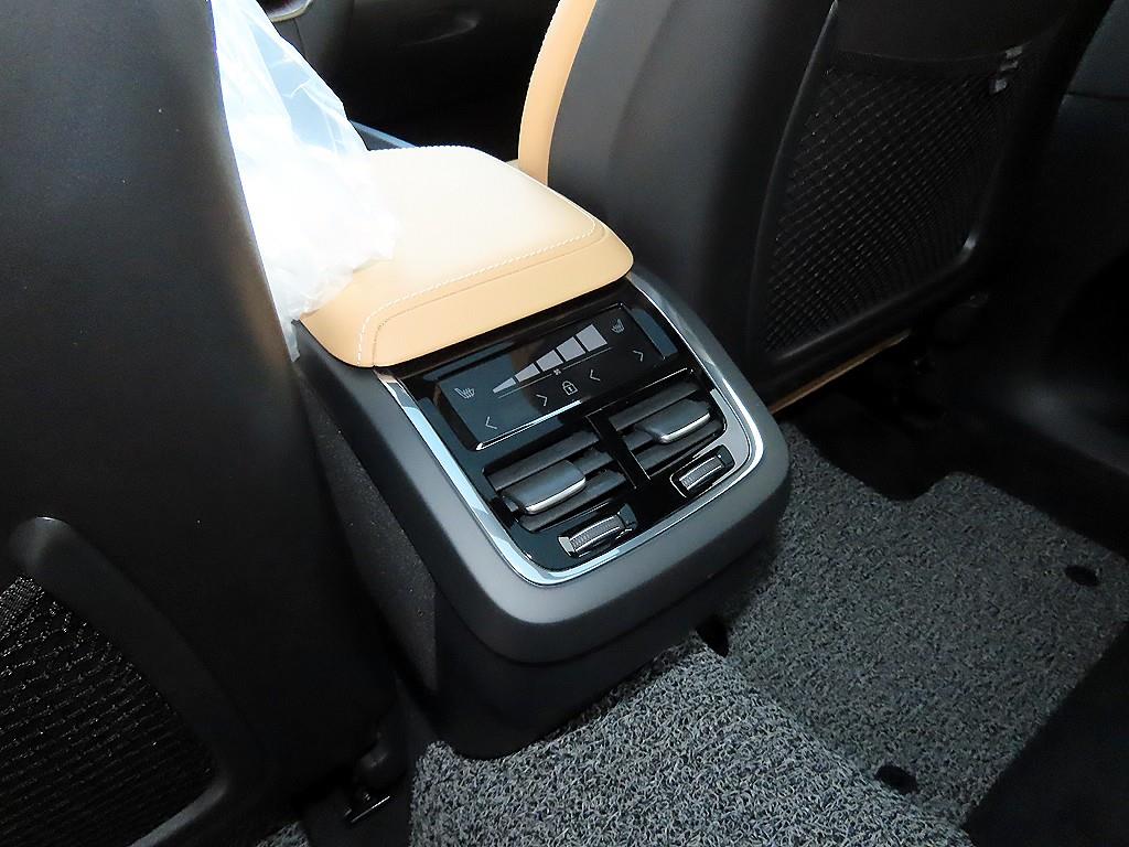 Volvo XC60 2024 - Importación desde Corea - HF Imports Iquique - Foto 16