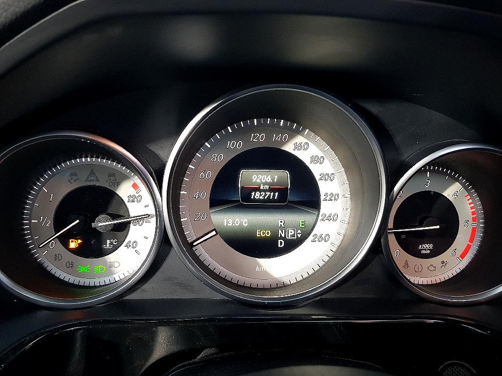 Mercedes Benz E class - Vista 7