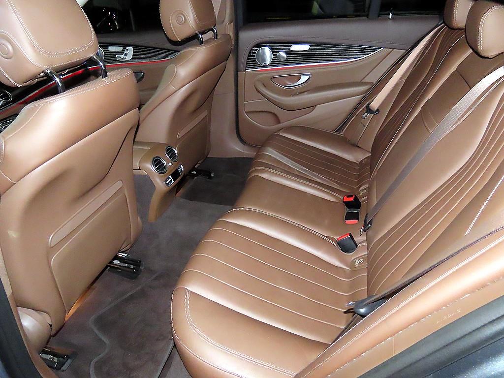 Mercedes Benz E class - Vista 7