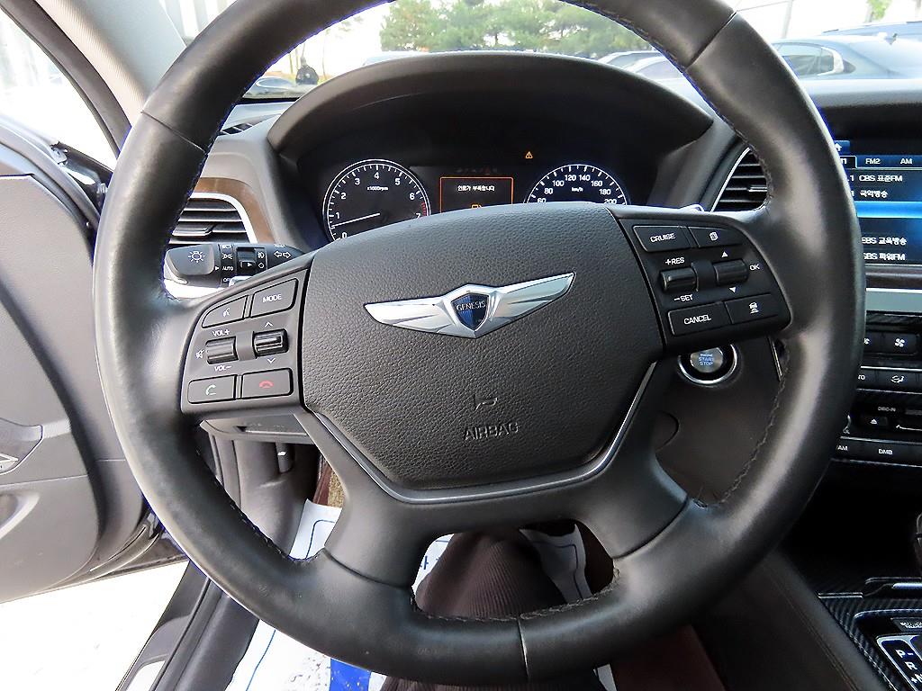 HYUNDAI Genesis - Vista 8