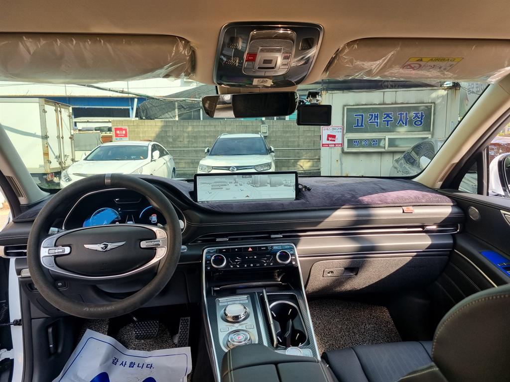 Genesis GV80 - Vista 8