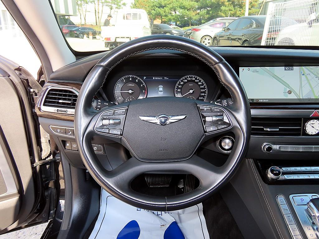 Genesis G90 - Vista 8