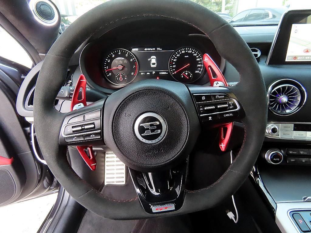 KIA Stinger - Vista 8