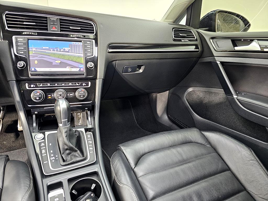 Volkswagen Golf - Vista 10