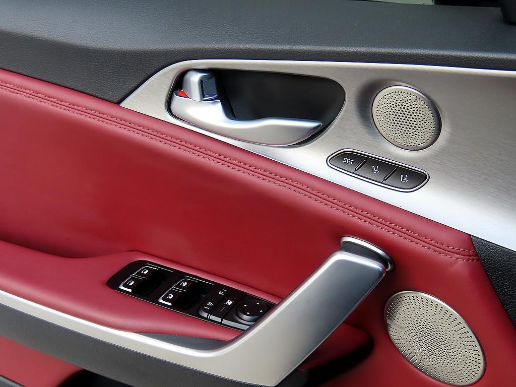 KIA Stinger - Vista 12