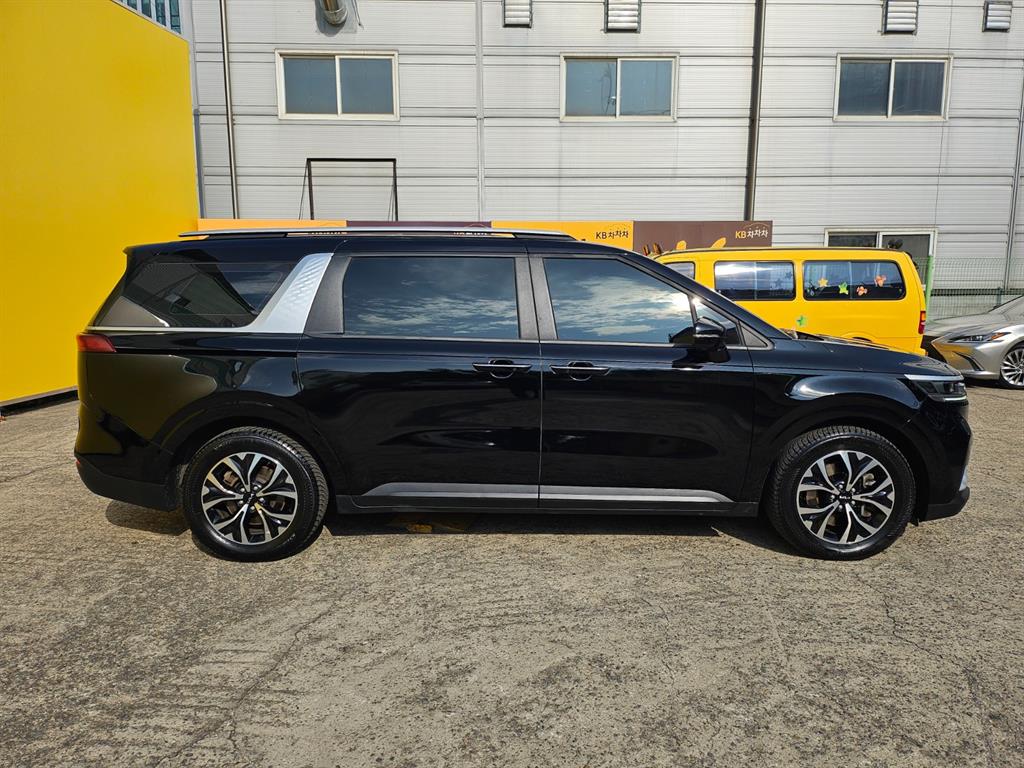 KIA Carnival - Vista 8
