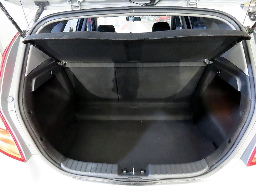 HYUNDAI i30 2010 Plateado - Importación desde Corea - HF Imports Iquique - Foto 15