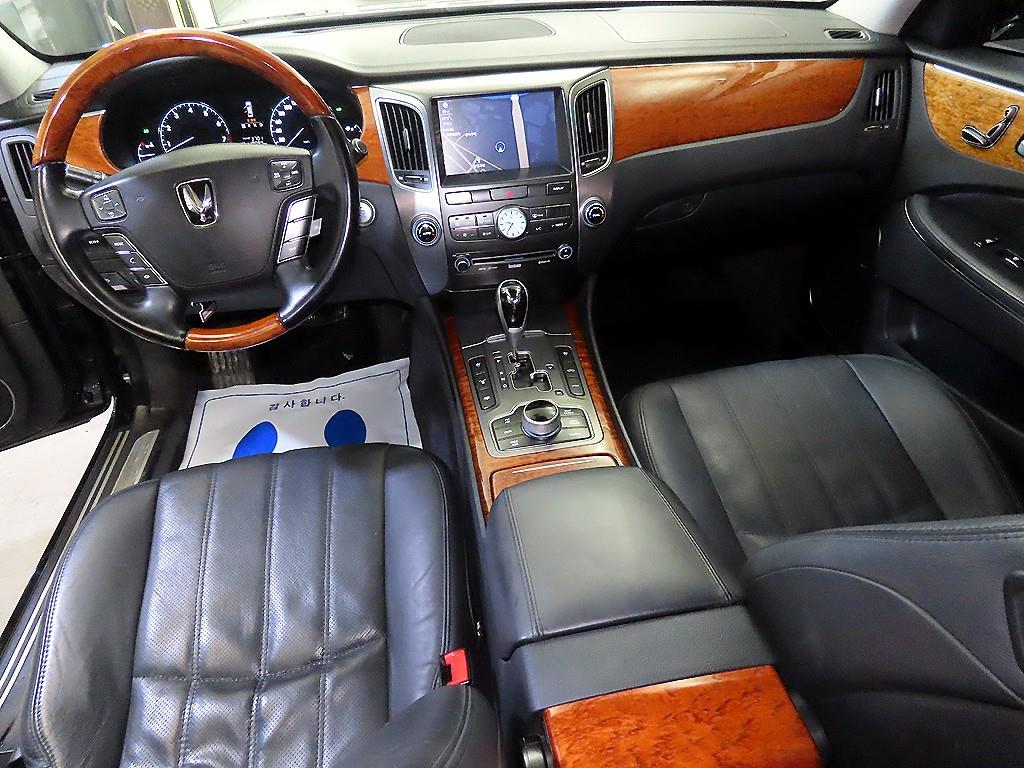 HYUNDAI Equus - Vista 10