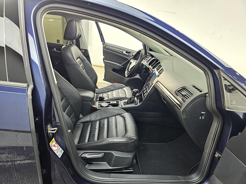 Volkswagen Golf - Vista 11