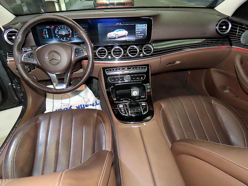 Mercedes Benz E class - Vista 10