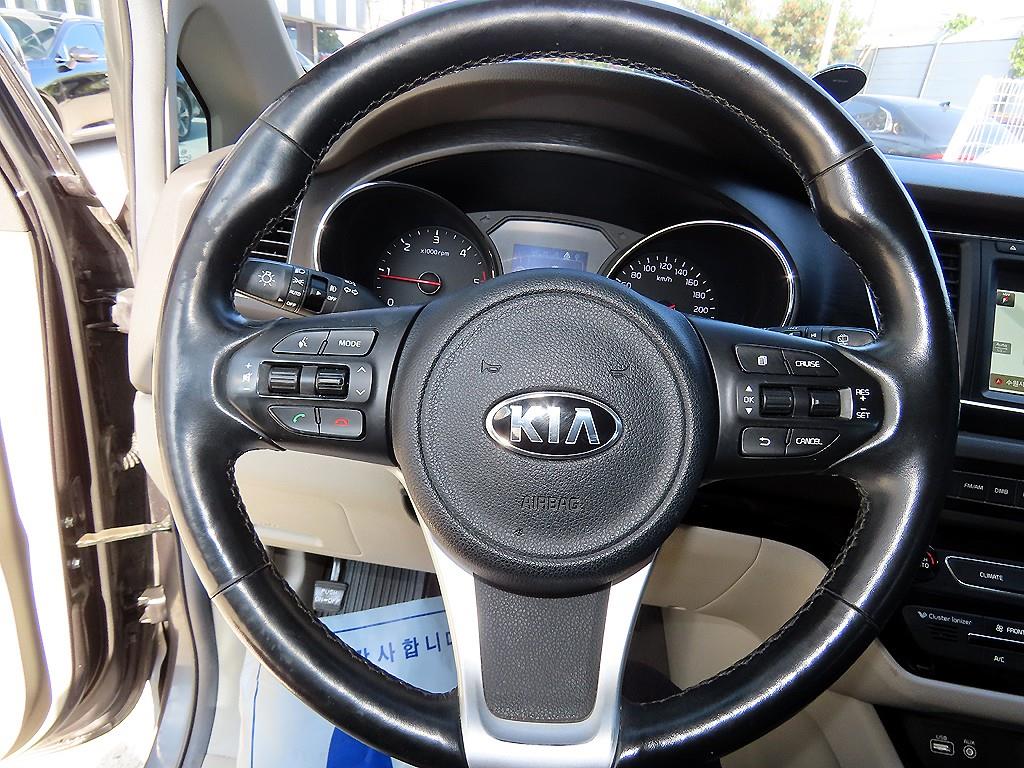 KIA Carnival - Vista 9