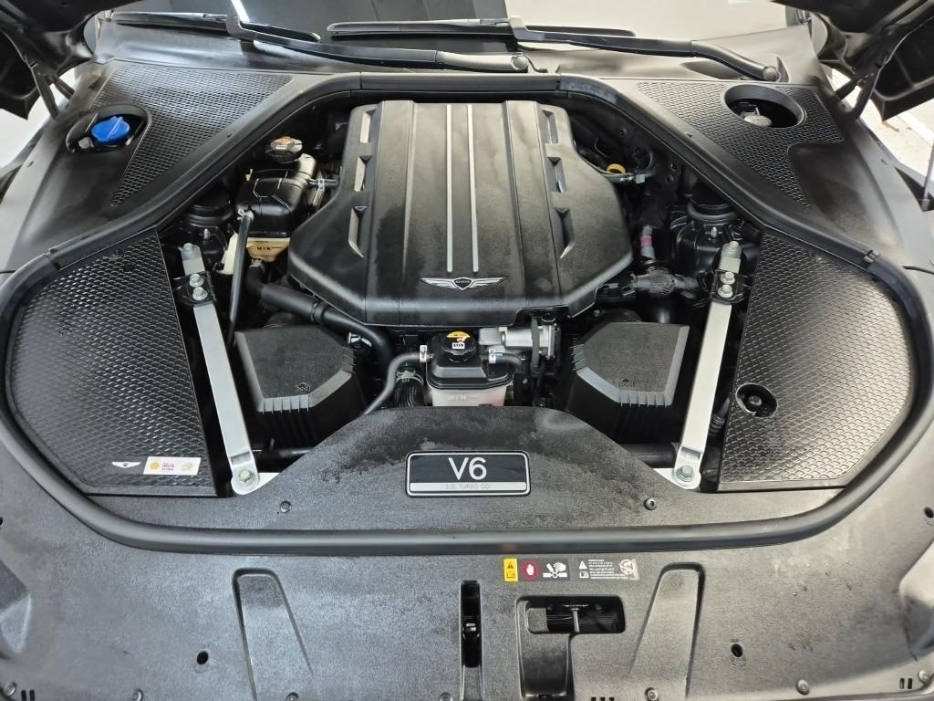 Genesis G90 - Vista 5