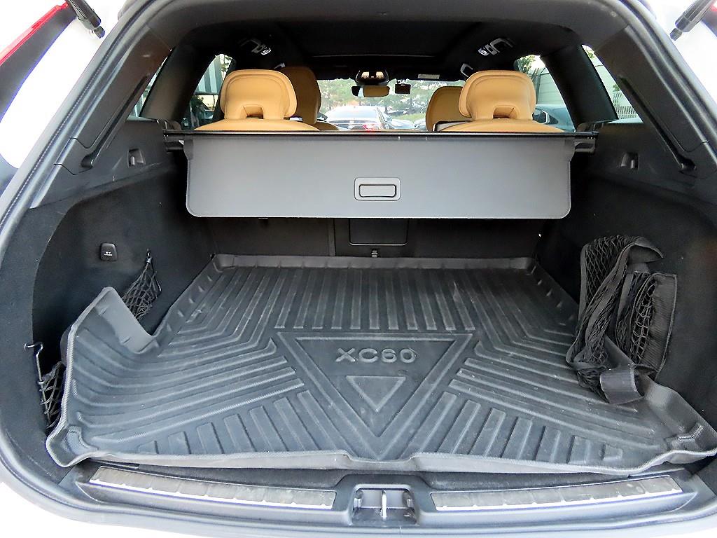 Volvo XC60 2022 Blanco - Importación desde Corea - HF Imports Iquique - Foto 17