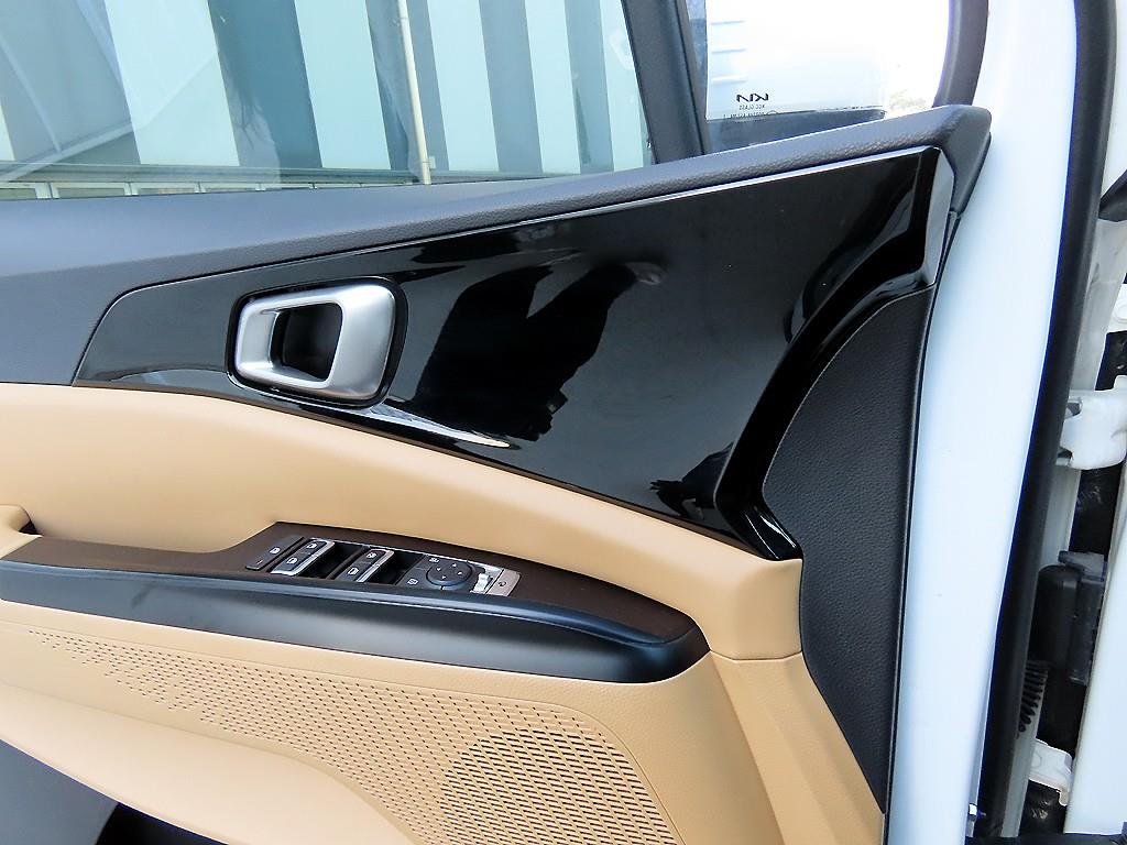 KIA Carnival - Vista 12