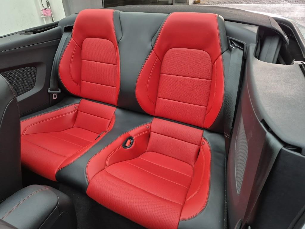 Ford Mustang - Vista 12