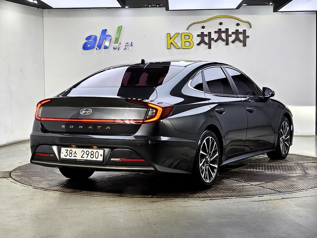 HYUNDAI Sonata - Vista 4