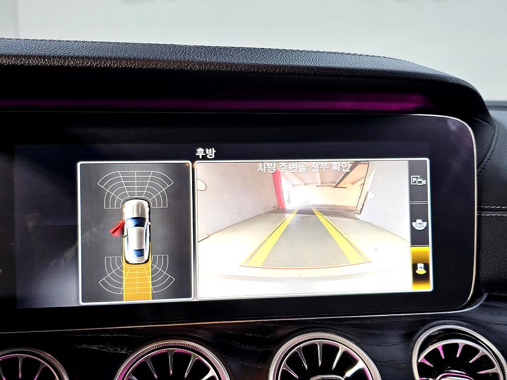 Mercedes Benz E class - Vista 12