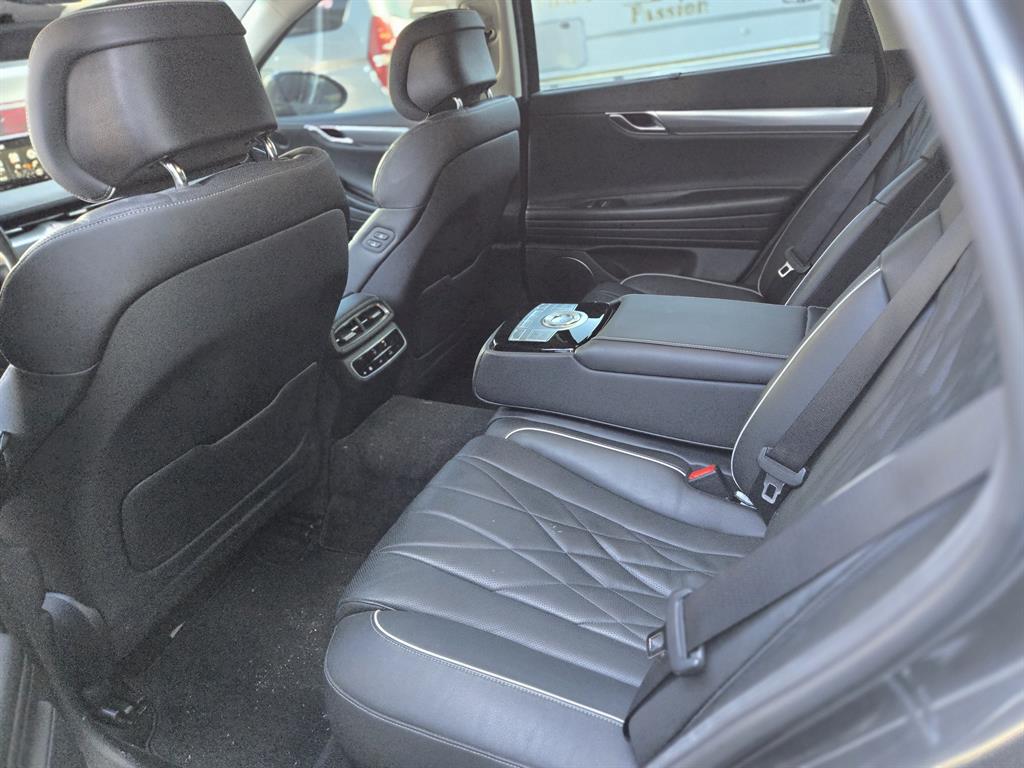 Genesis G80 - Vista 7