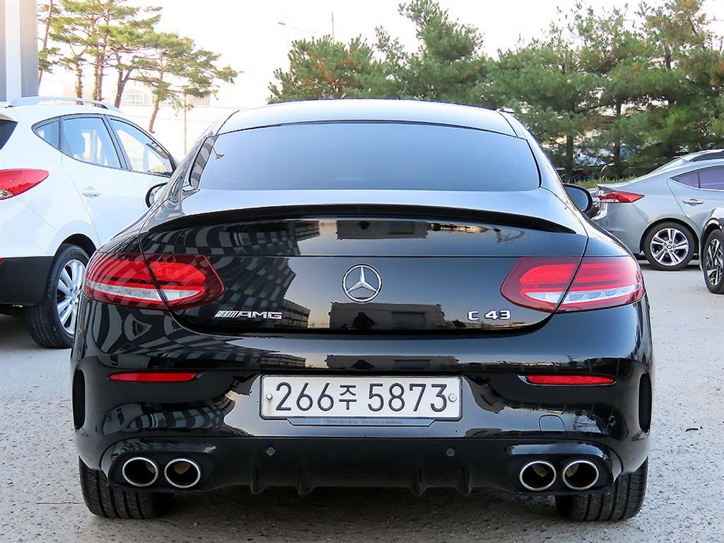 Mercedes Benz C Class - Vista 4