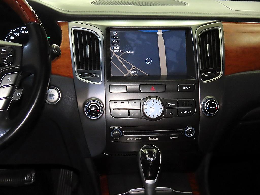 HYUNDAI Equus - Vista 11