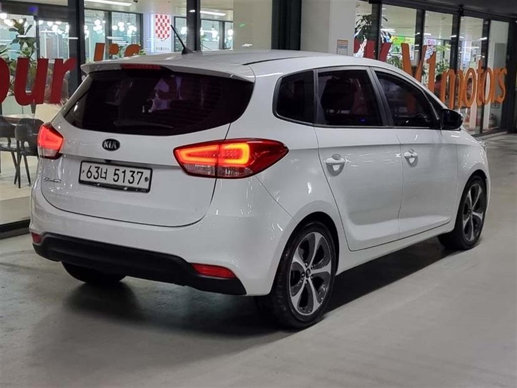 KIA Carens - Vista 4