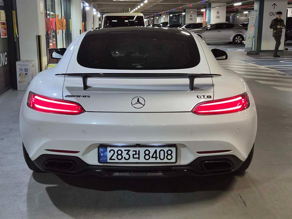 Mercedes Benz AMG GT - Vista 5