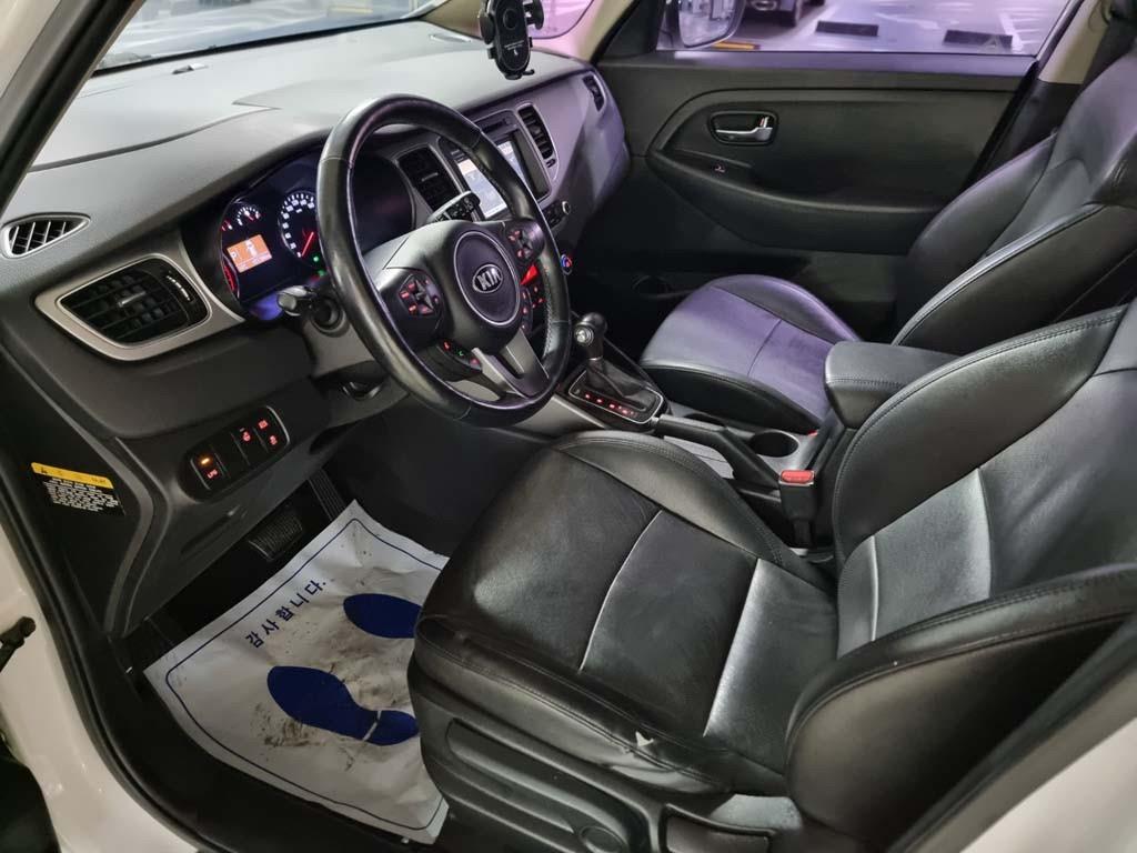 KIA Carens - Vista 6