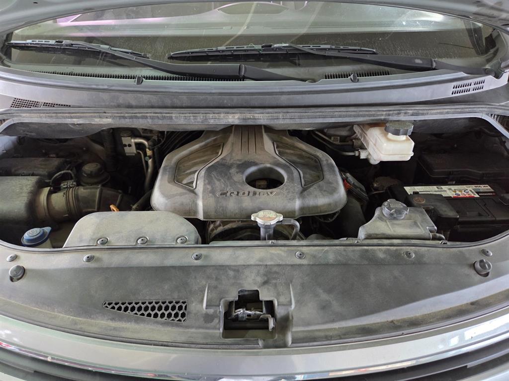 HYUNDAI Starex 2017 Plateado - Importación desde Corea - HF Imports Iquique - Foto 18