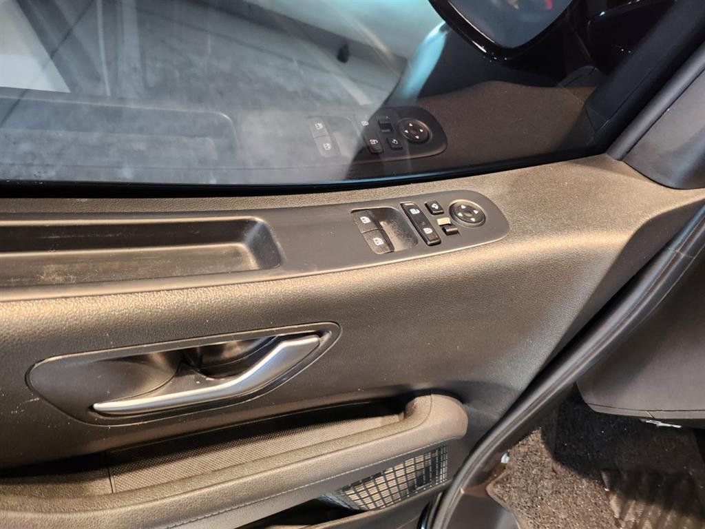 HYUNDAI Staria - Vista 10