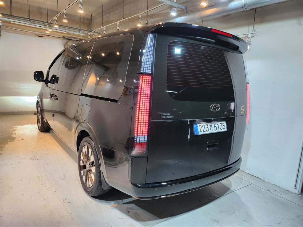 HYUNDAI Staria - Vista 4