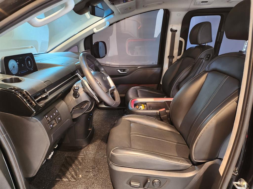 HYUNDAI Staria - Vista 9