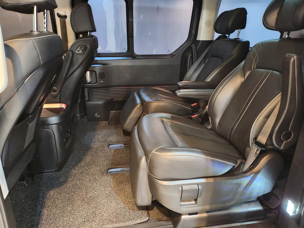 HYUNDAI Staria - Vista 6