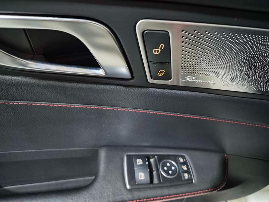 Mercedes Benz AMG GT - Vista 7