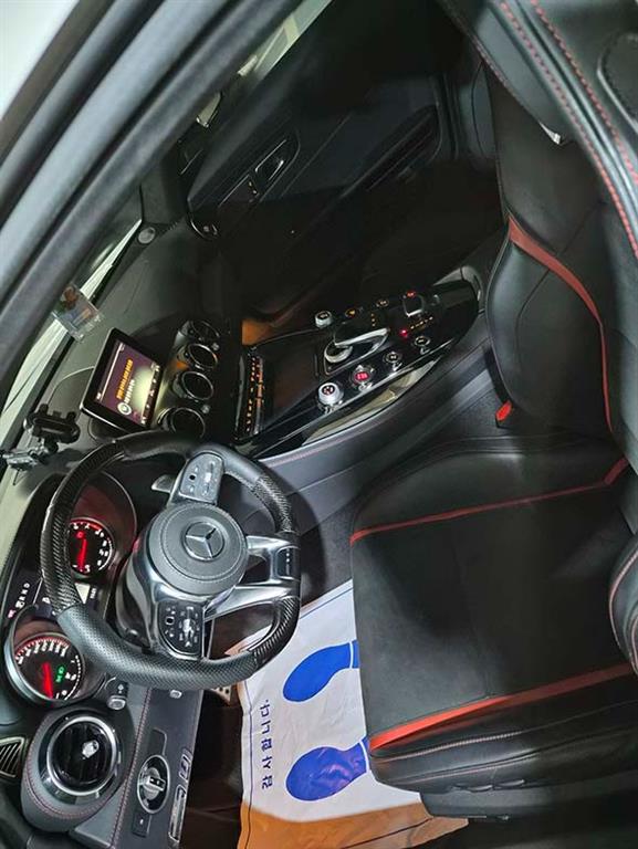 Mercedes Benz AMG GT - Vista 11